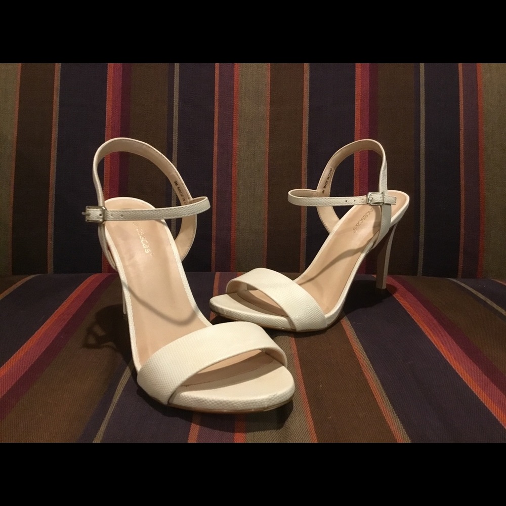 Francesca’s cream strappy heel